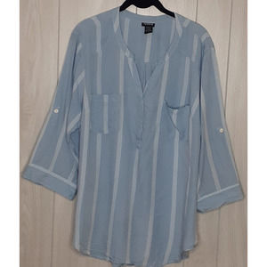 Ladies Torrid Tabbed Sleeve Blue with White Stripes Top Size 2